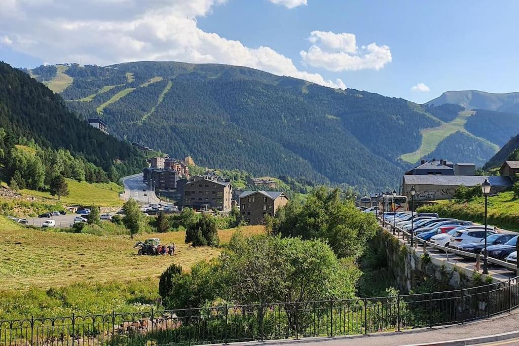 Acollidor Estudi Amb Encant Nordic I Amb Parquing, Al Costat De Grandvalira Apartamento